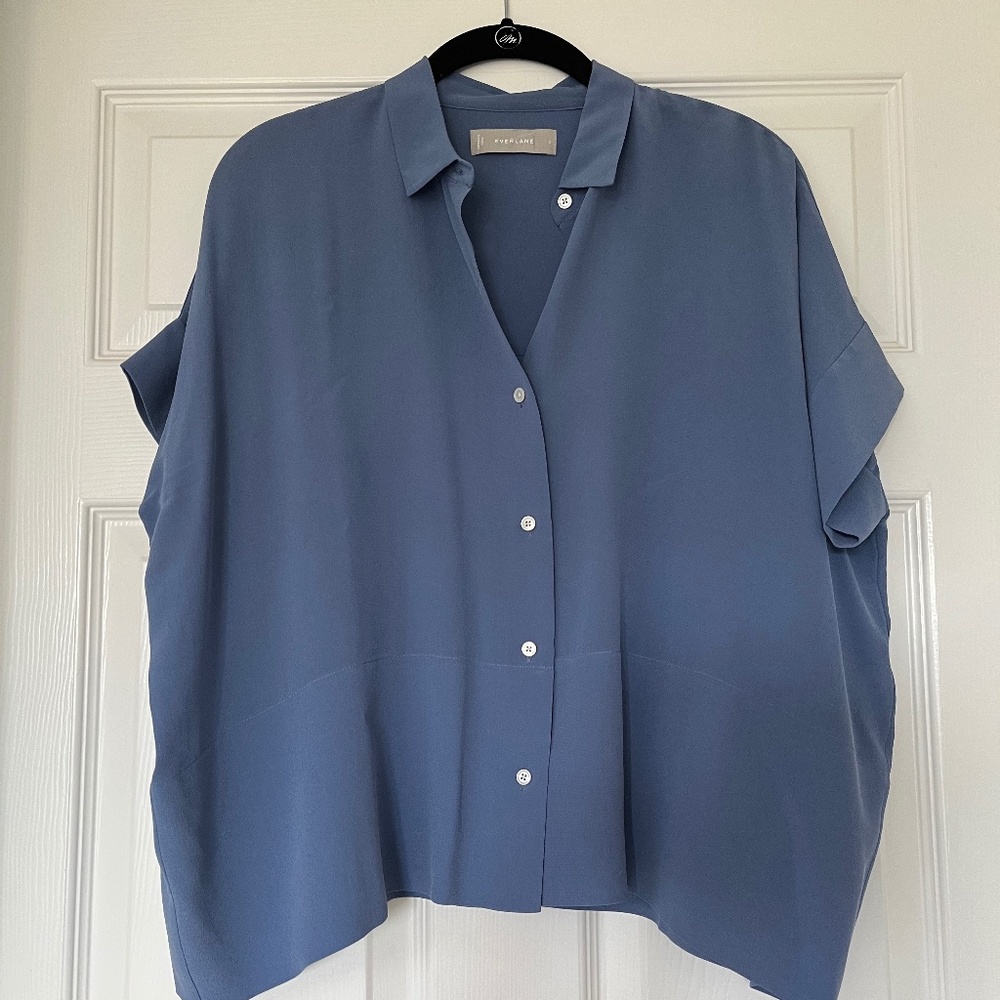 Everlane The Clean Silk Short-Sleeve Square Shirt in French Blue